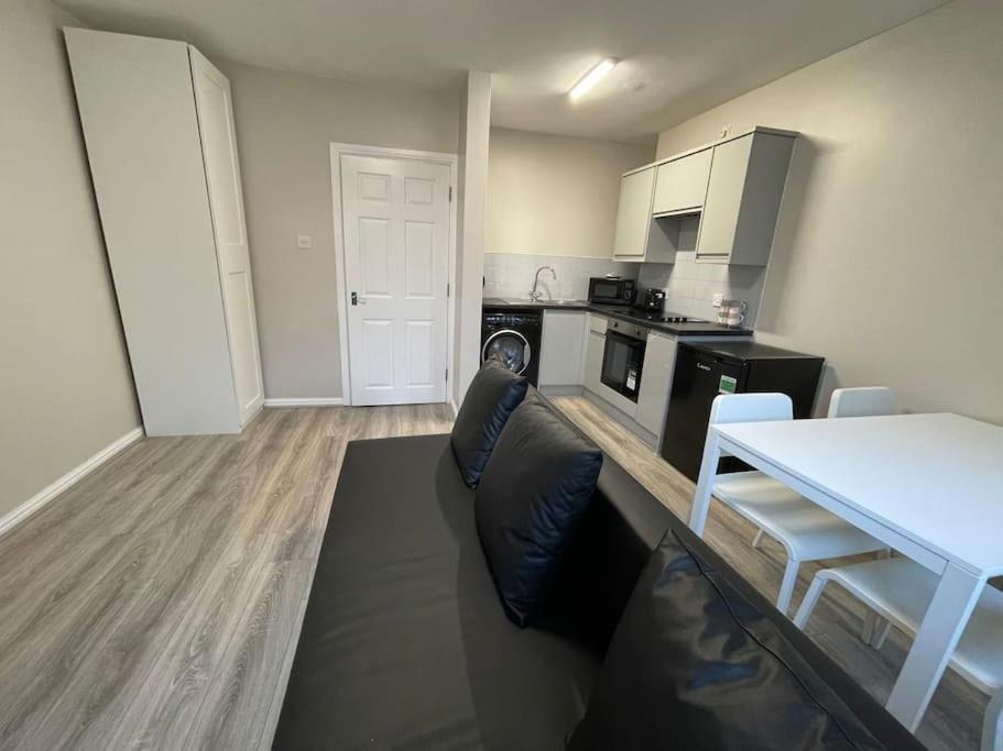 Hosted By Ryan - 1 Bedroom Apartment Liverpool Exterior foto